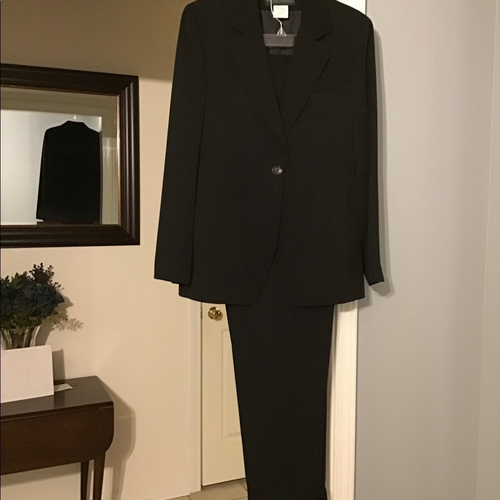 Harve Benard Pant Suit
